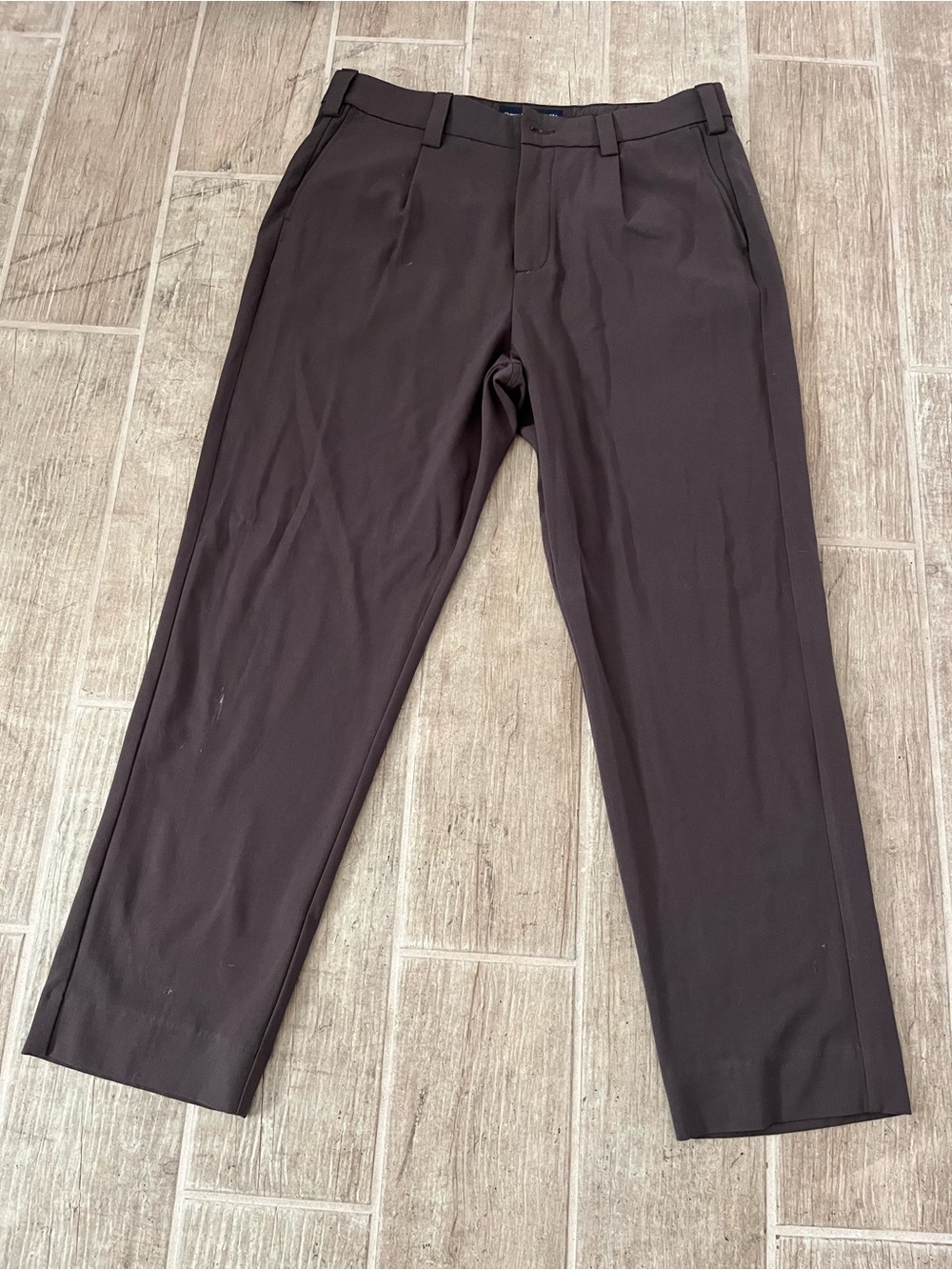 Abercrombie & Fitch Men's dark brown loose trousers size 34X32